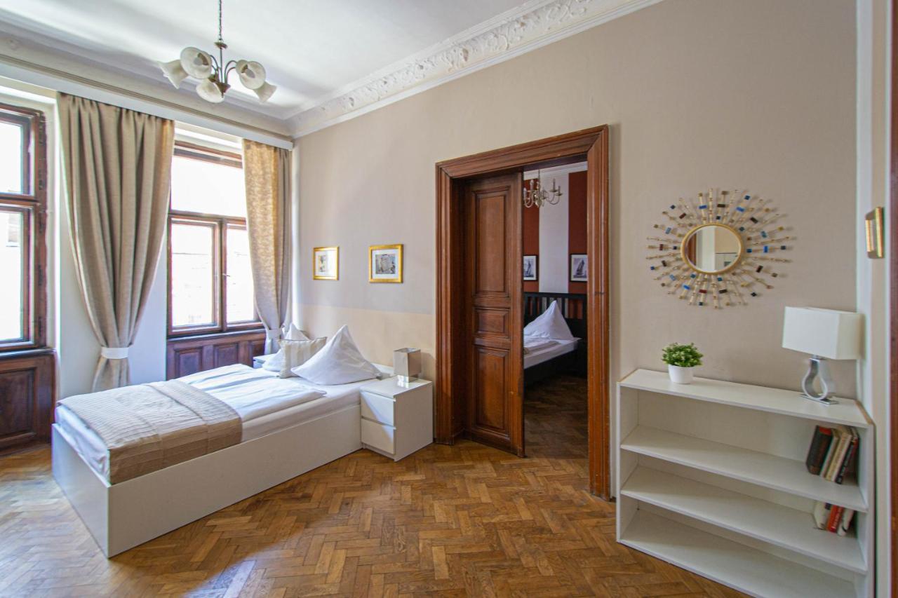 For Celebrations Spacious 3Bdr Apartment With Balcony Praga Exterior foto