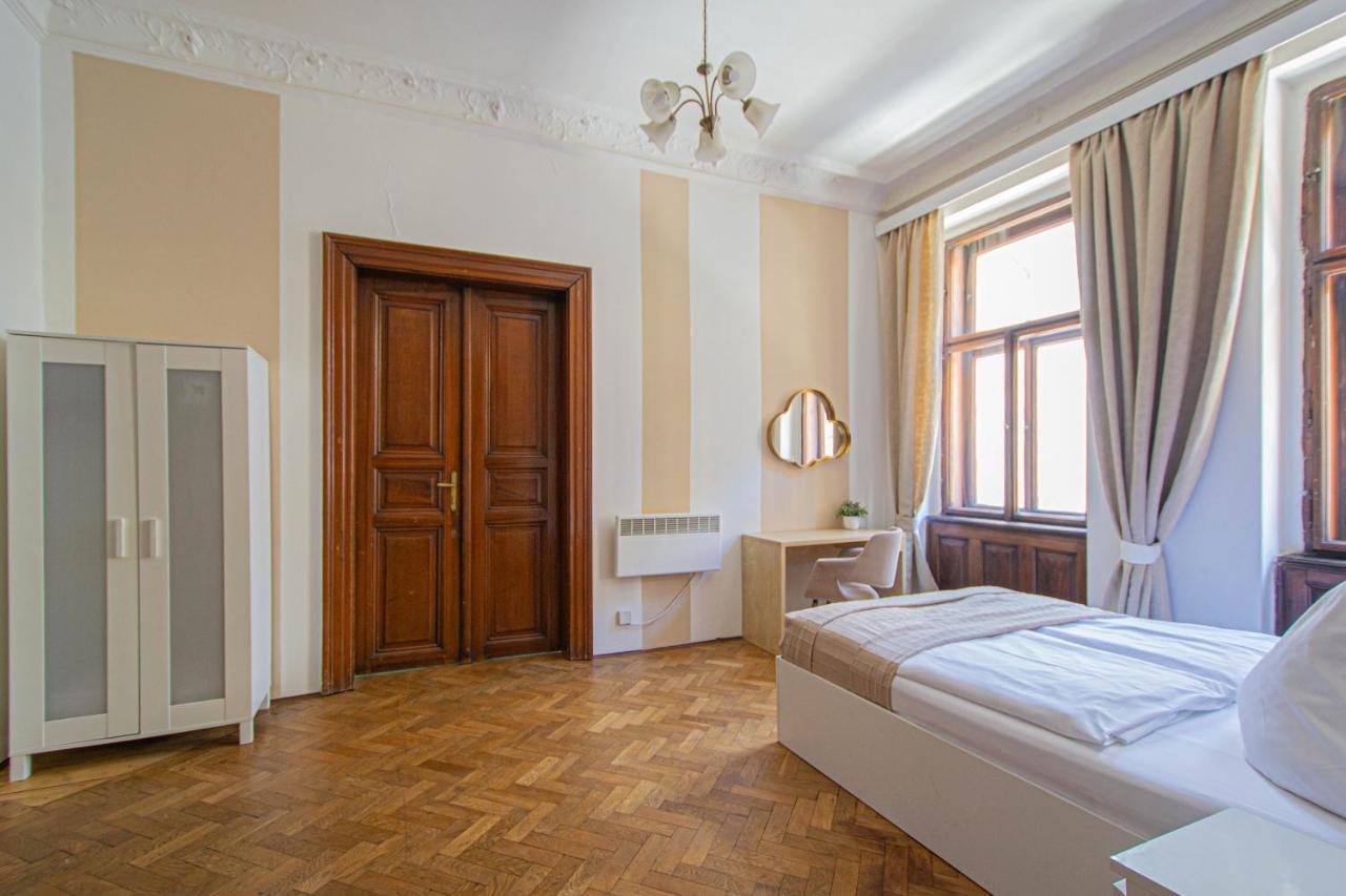 For Celebrations Spacious 3Bdr Apartment With Balcony Praga Exterior foto