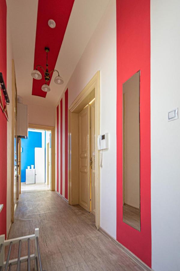 For Celebrations Spacious 3Bdr Apartment With Balcony Praga Exterior foto